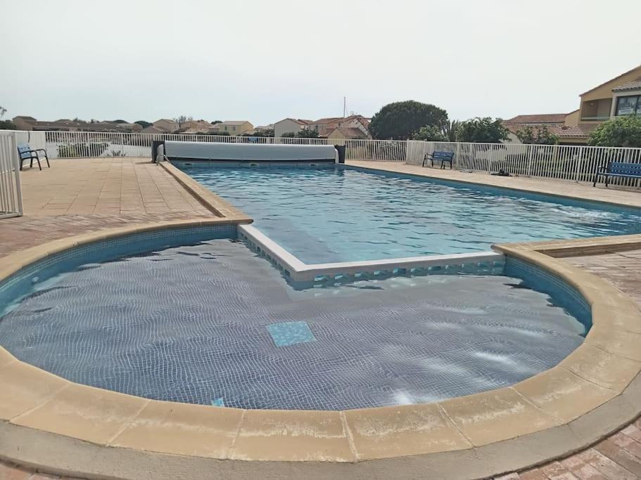 Jolie Maisonnette Dans Residence Calme Avec Piscine Le Barcarès Buitenkant foto
